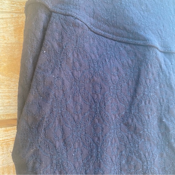 Ruby Ribbon Textured Pants - Picture 3 of 5